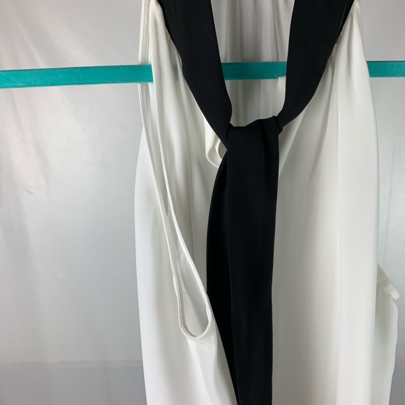 Parker white & black sleeveless - Picture 9 of 10